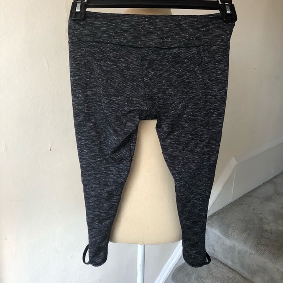 Onzie Spacedye Weave Yoga Capri Leggings NWOT - Picture 3 of 7